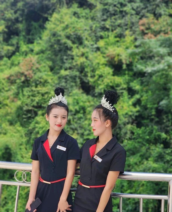 发帖腾龙小姐姐.jpg